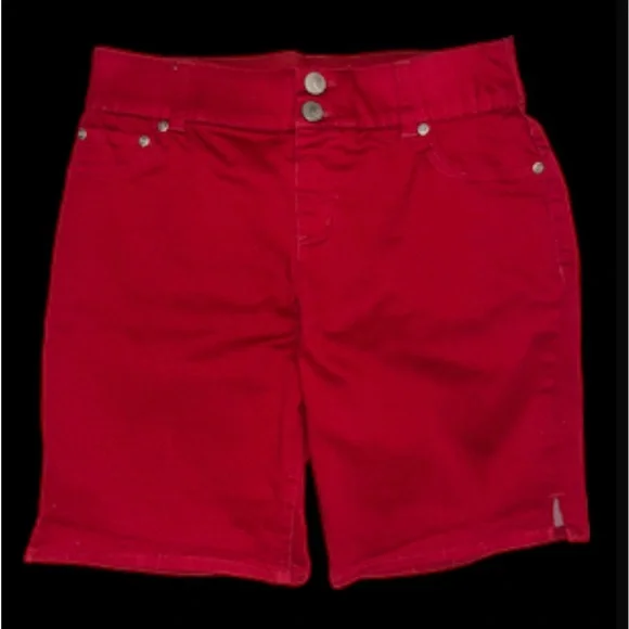 NWOT / EST. 1946 Denim Juniors / women’s size 2 red shorts. NEVER BEEN WORN!!! - Picture 3 of 7